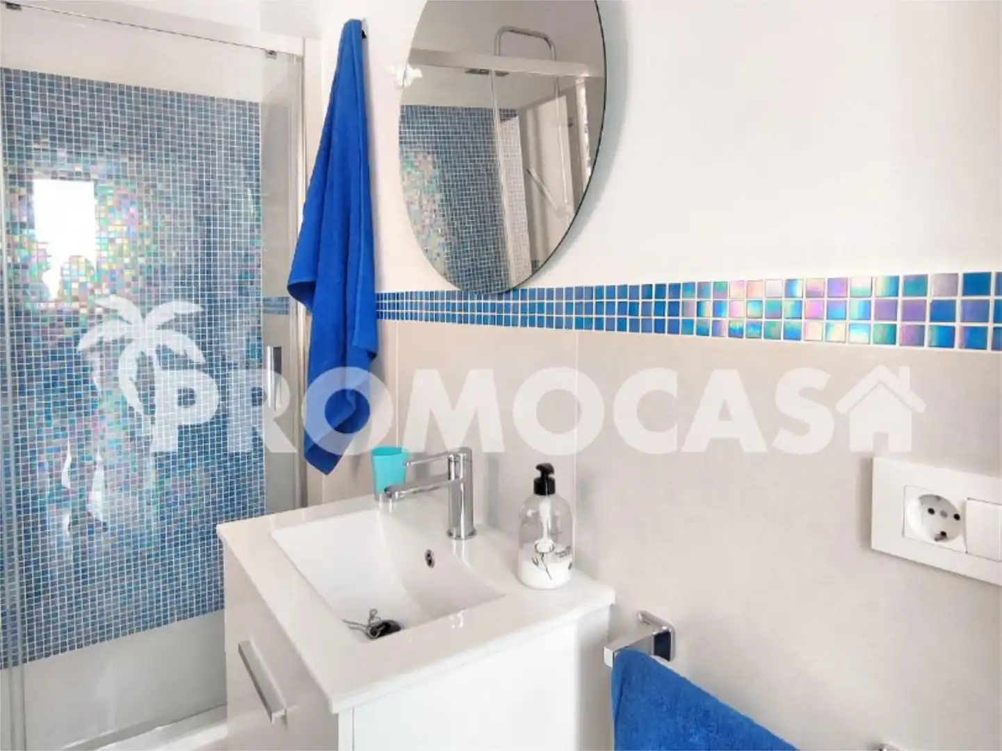Piso en venta en Paseo El Salinero, 3, Los Cristianos Baño de Piso en venta en Arona con Amueblado