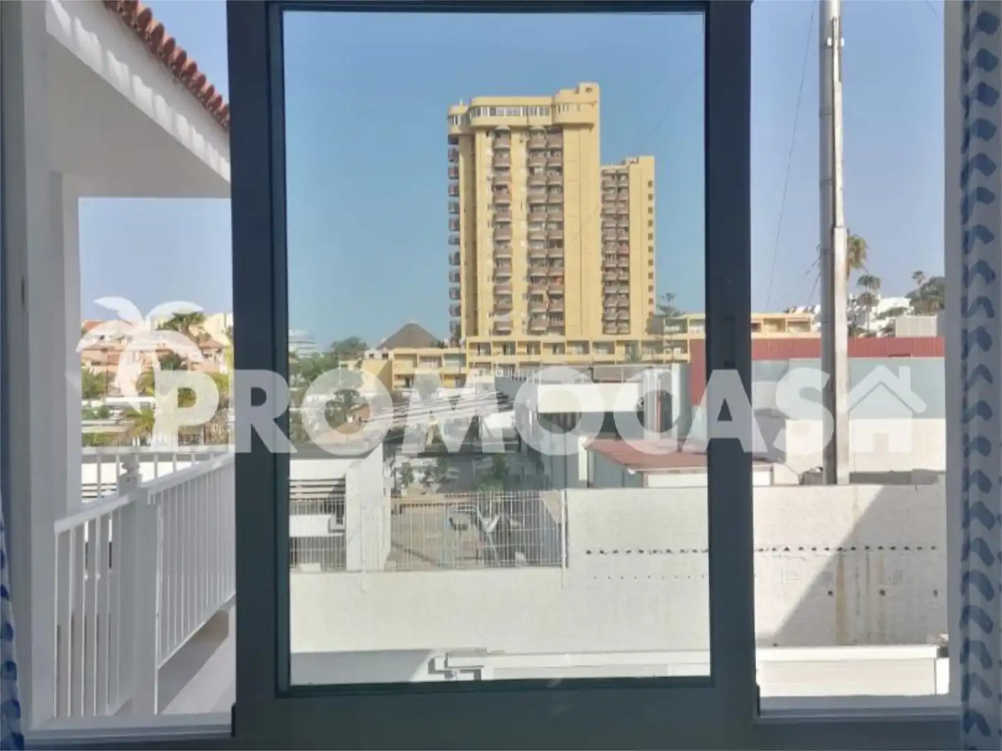 Piso en venta en Paseo El Salinero, 3, Los Cristianos Terraza de Piso en venta en Arona con Amueblado