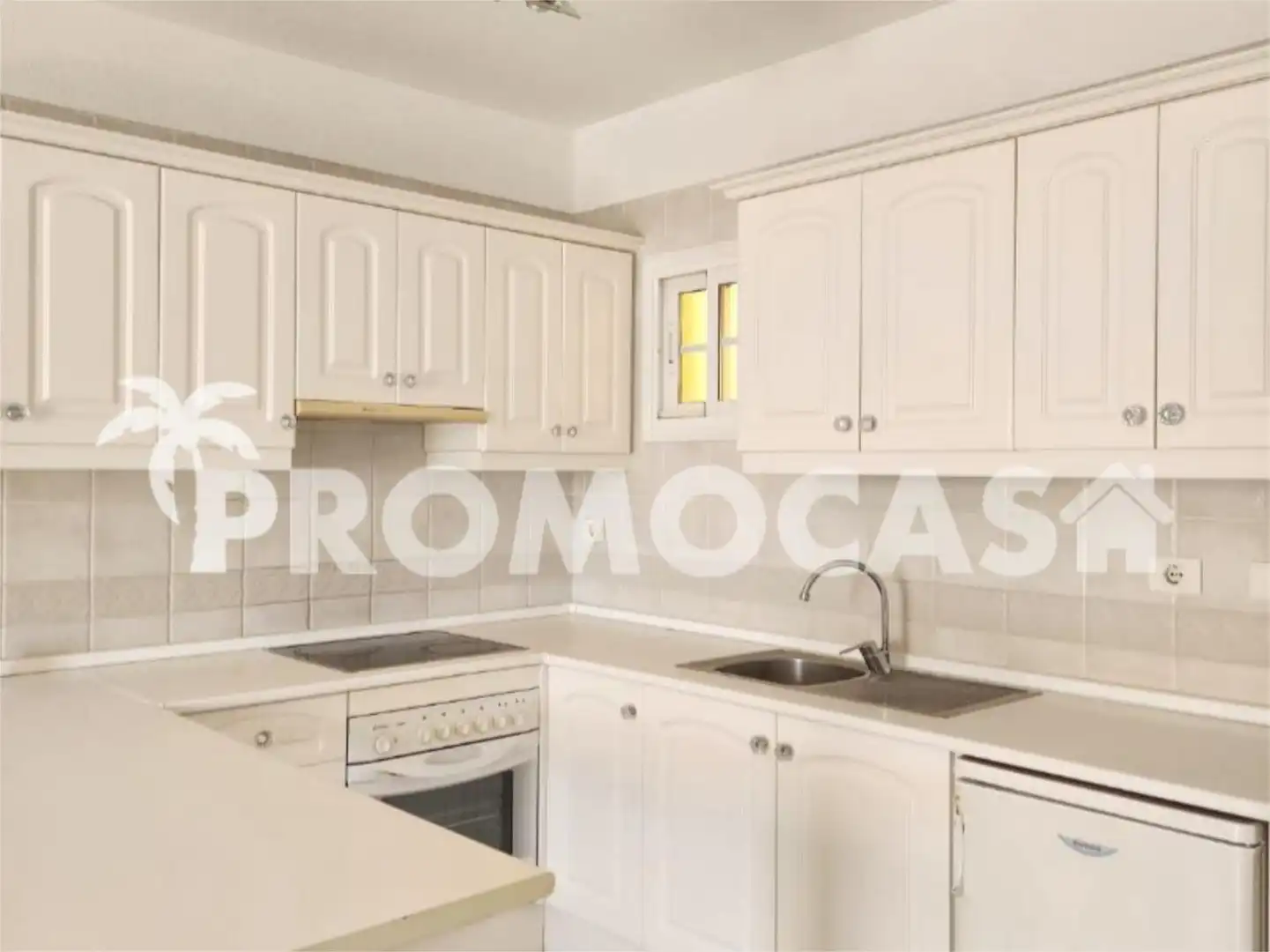 Flat for sale in Avenida San Francisco, 2, Los Cristianos Kitchen of Flat for sale in Arona with Air Conditioner, Terrace and Swimming Pool