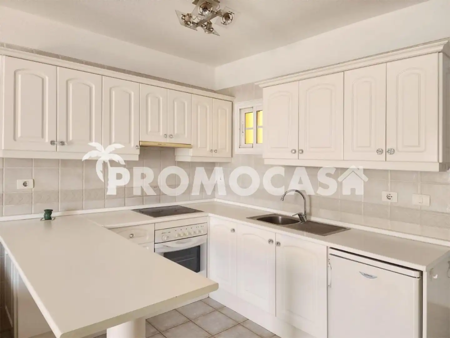 Flat for sale in Avenida San Francisco, 2, Los Cristianos Kitchen of Flat for sale in Arona with Air Conditioner, Terrace and Swimming Pool