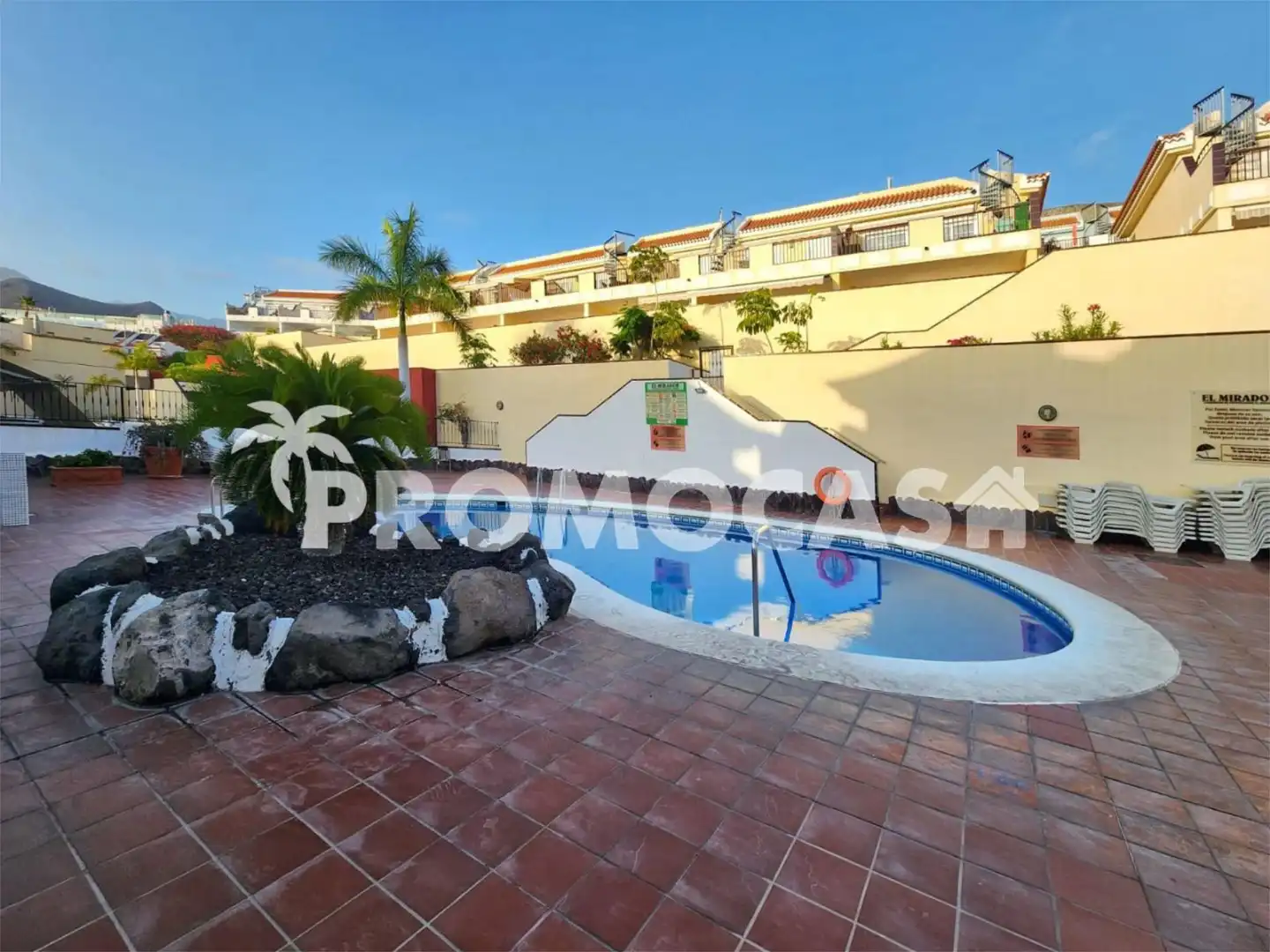 Flat for sale in Avenida San Francisco, 2, Los Cristianos Exterior view of Flat for sale in Arona with Air Conditioner, Terrace and Swimming Pool