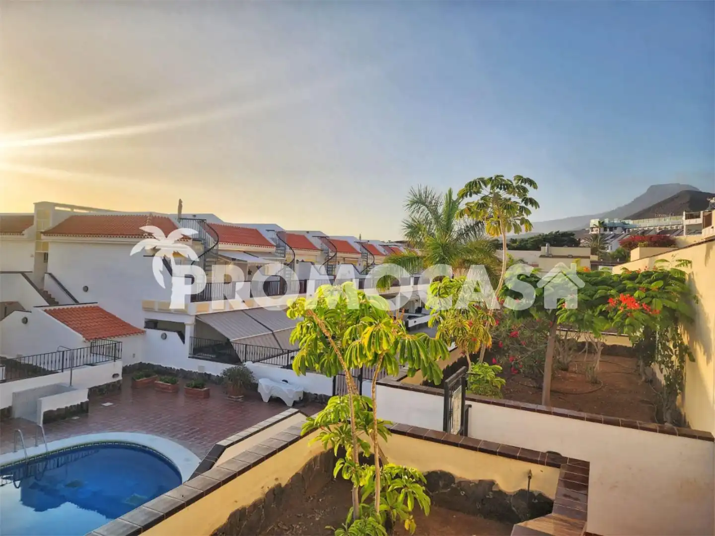 Flat for sale in Avenida San Francisco, 2, Los Cristianos Exterior view of Flat for sale in Arona with Air Conditioner, Terrace and Swimming Pool