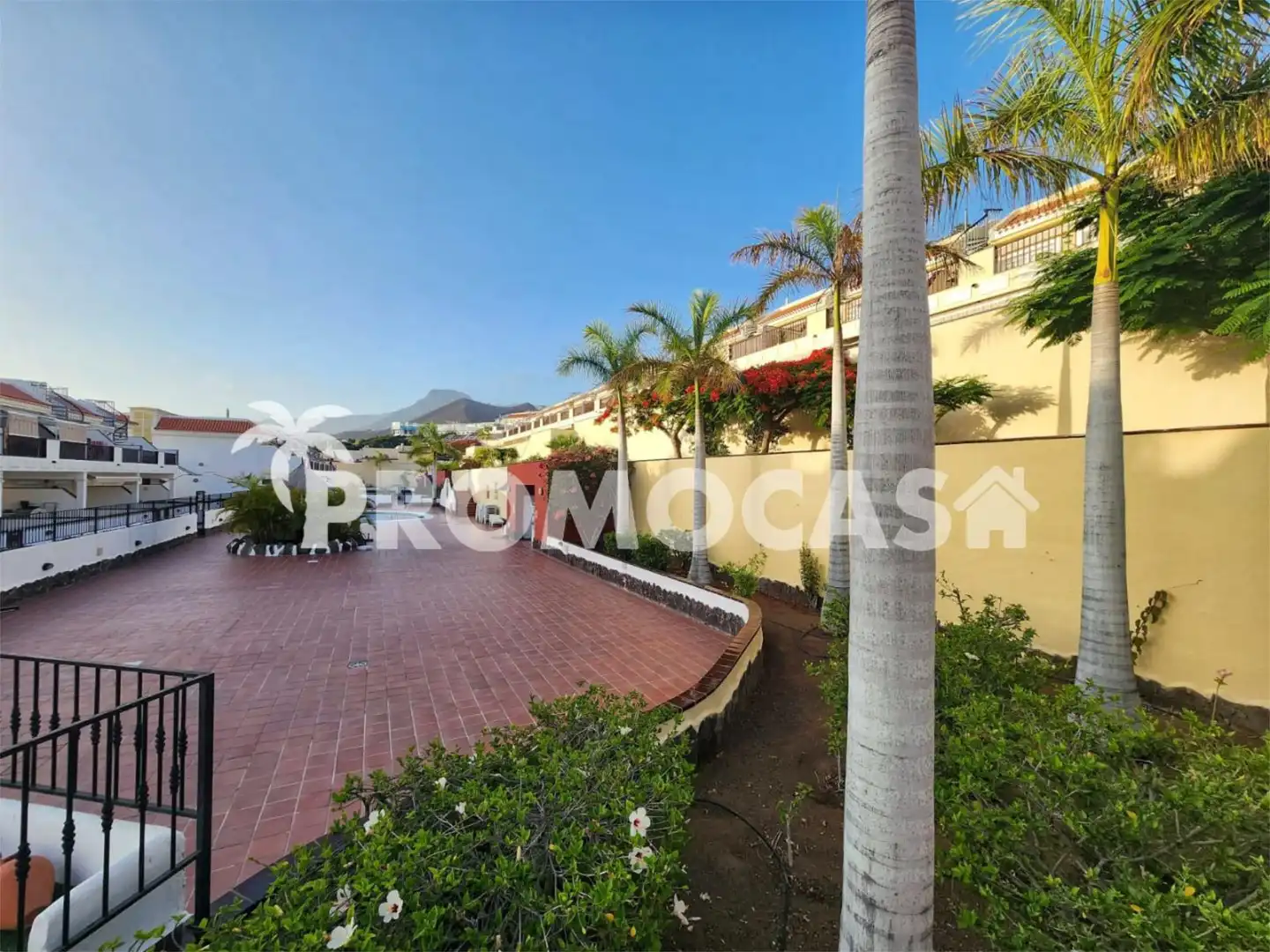 Flat for sale in Avenida San Francisco, 2, Los Cristianos Exterior view of Flat for sale in Arona with Air Conditioner, Terrace and Swimming Pool