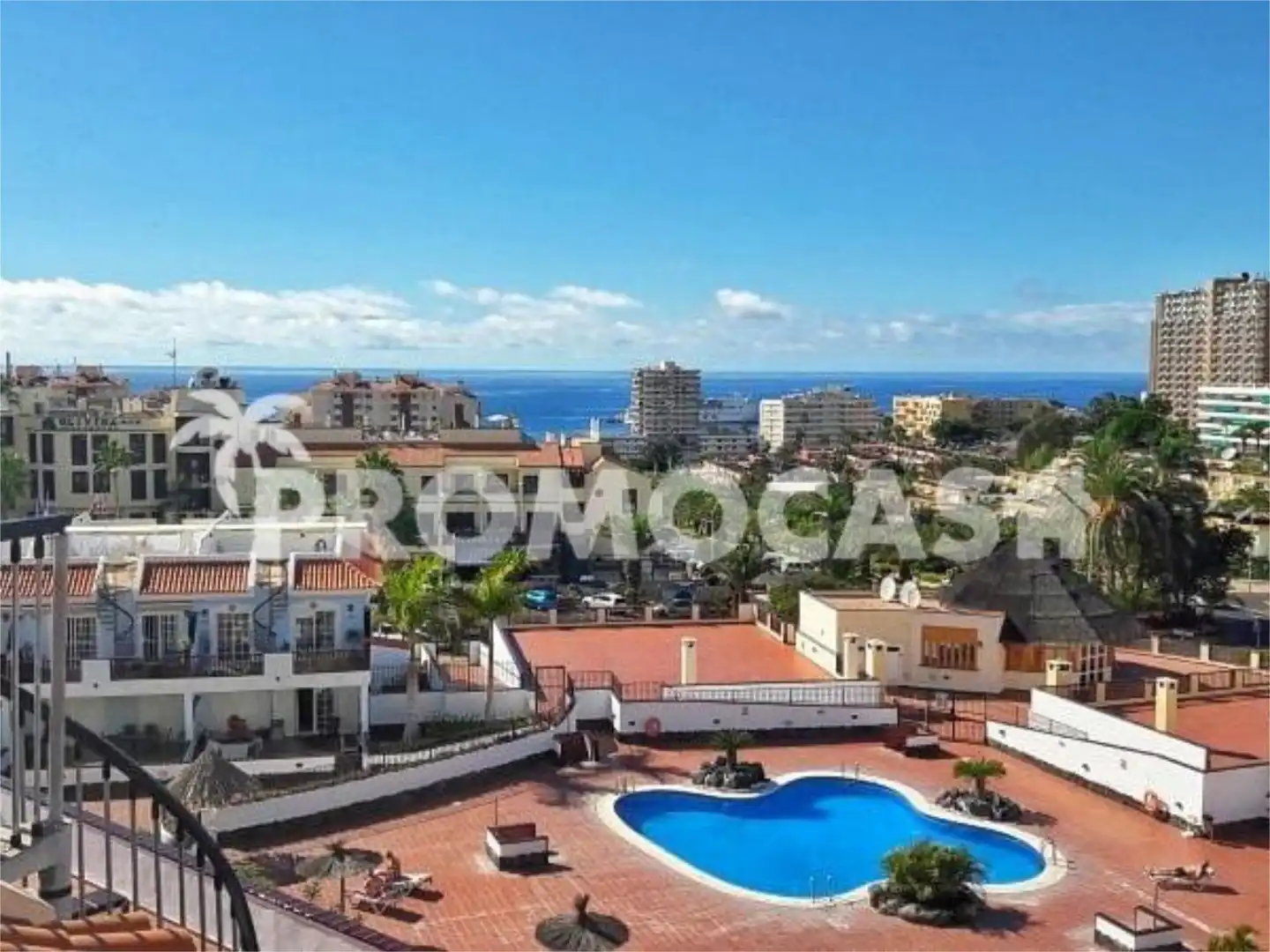 Flat for sale in Avenida San Francisco, 2, Los Cristianos Exterior view of Flat for sale in Arona with Air Conditioner, Terrace and Swimming Pool