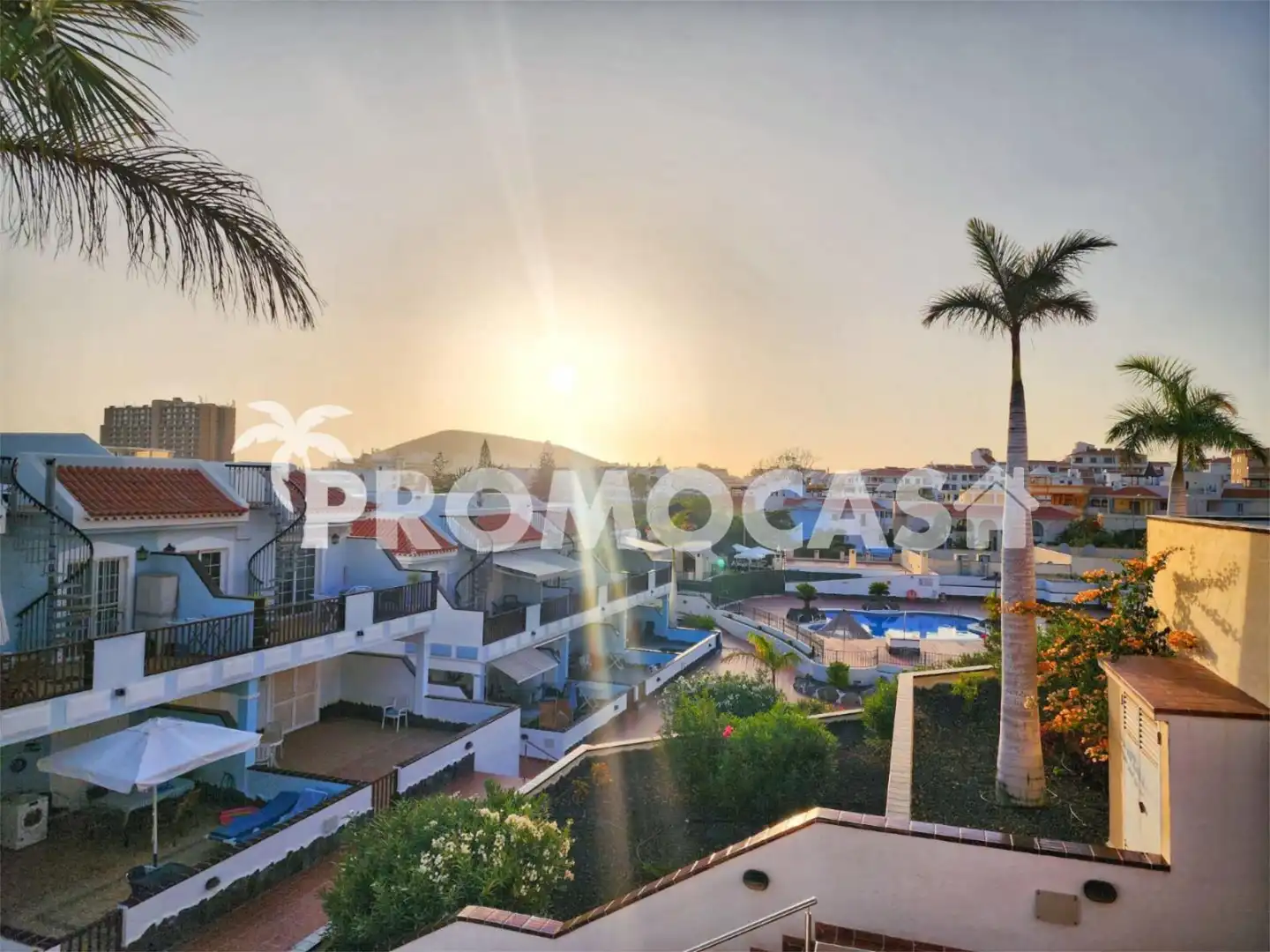 Flat for sale in Avenida San Francisco, 2, Los Cristianos Exterior view of Flat for sale in Arona with Air Conditioner, Terrace and Swimming Pool