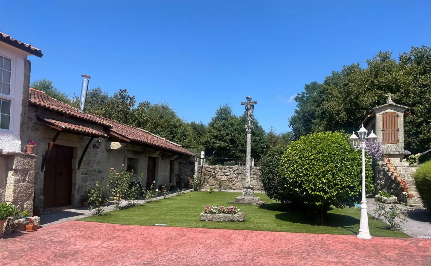 Finca rústica en venta en Aldea Outeiro, 2, San Amaro Jardín de Finca rústica en venta en San Amaro con Terraza, Piscina y Balcón