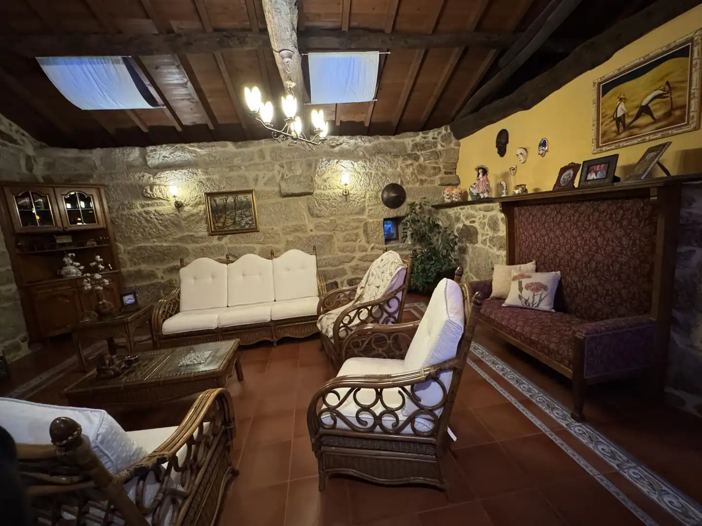 Finca rústica en venta en Aldea Outeiro, 2, San Amaro Sala de estar de Finca rústica en venta en San Amaro con Terraza, Piscina y Balcón