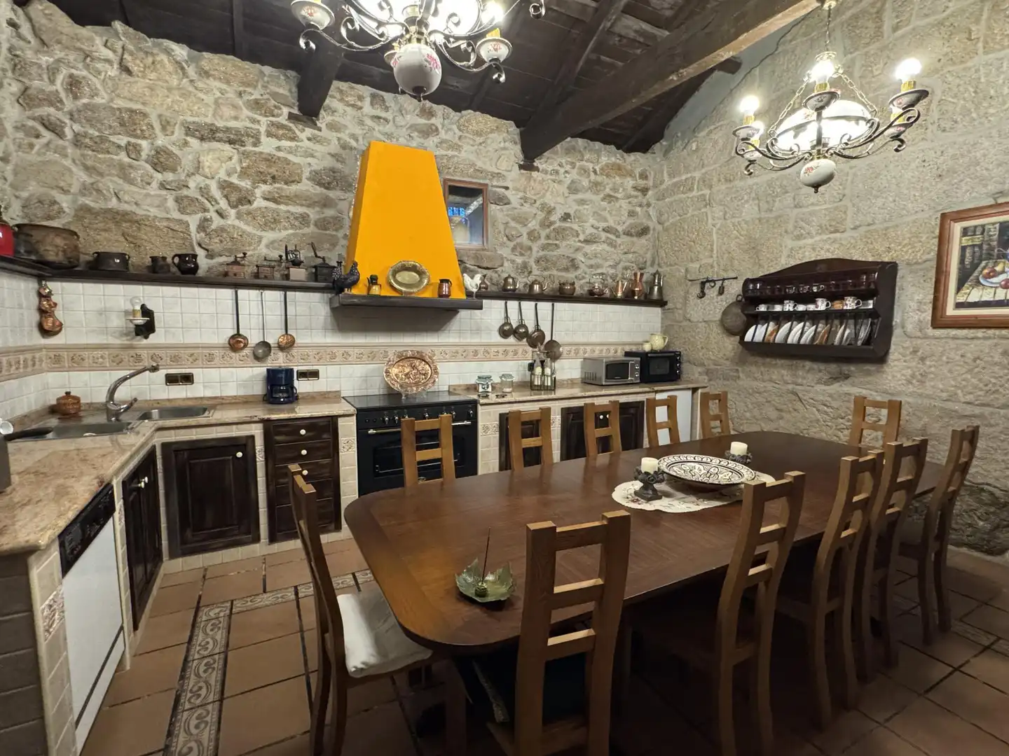 Finca rústica en venta en Aldea Outeiro, 2, San Amaro Cocina de Finca rústica en venta en San Amaro con Terraza, Piscina y Balcón