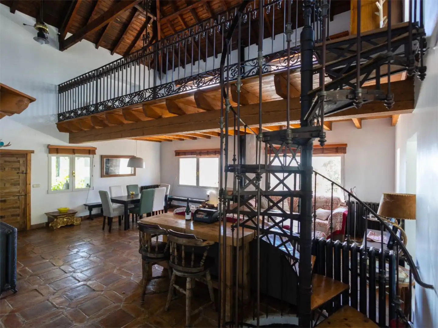 Casa o xalet en venda a Miraflores de la Sierra Menjador de Casa o xalet en venda en Miraflores de la Sierra amb Terrassa