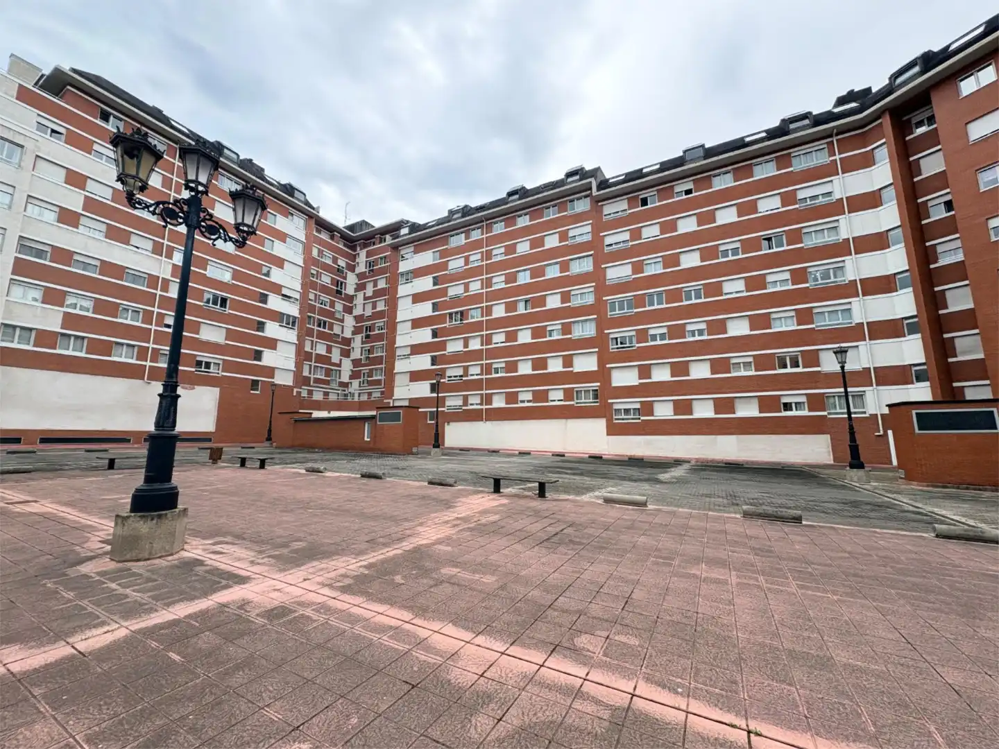 Pis en venda a Calle Luxemburgo, 5, HUCA - La Cadellada Vista exterior de Pis en venda en Oviedo
