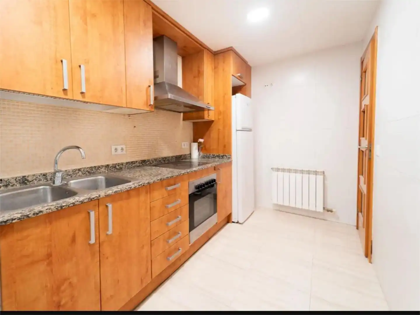 Flat for sale in Carrer Sant Gil, 9, Torà Kitchen of Flat for sale in Torà with Heating, Parquet flooring and Storage room