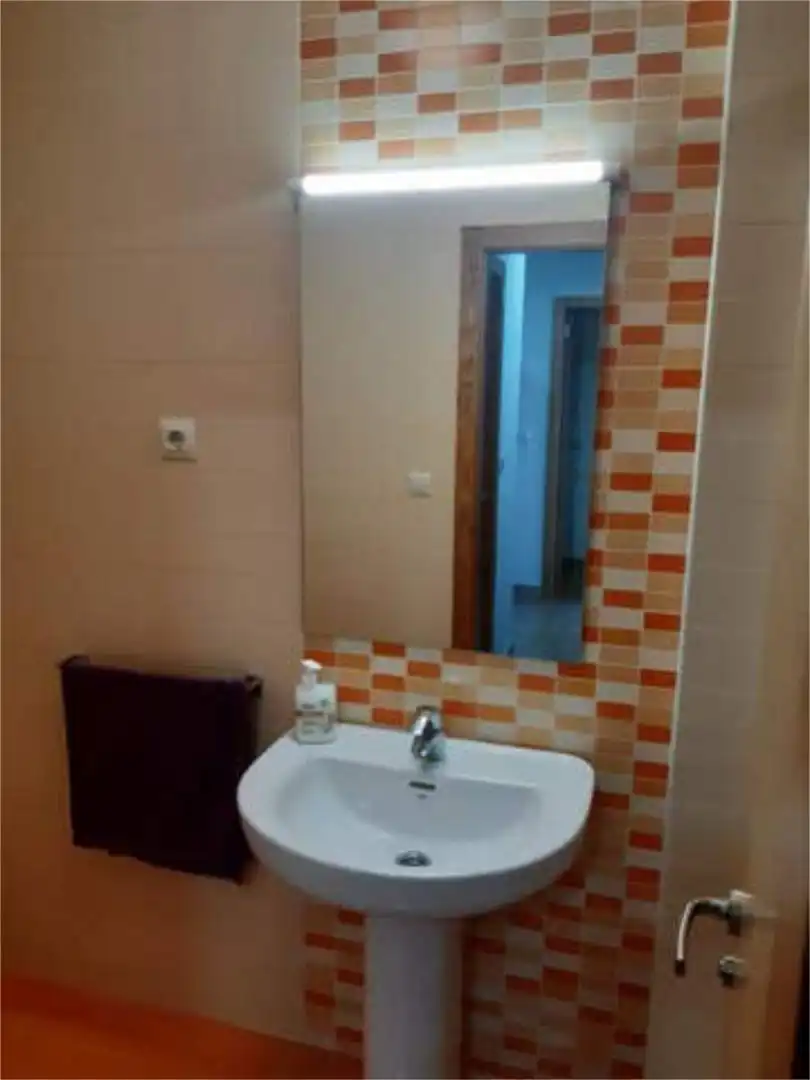 Ático de alquiler en Boiro Baño de Ático de alquiler en Boiro con Calefacción, Terraza y Trastero