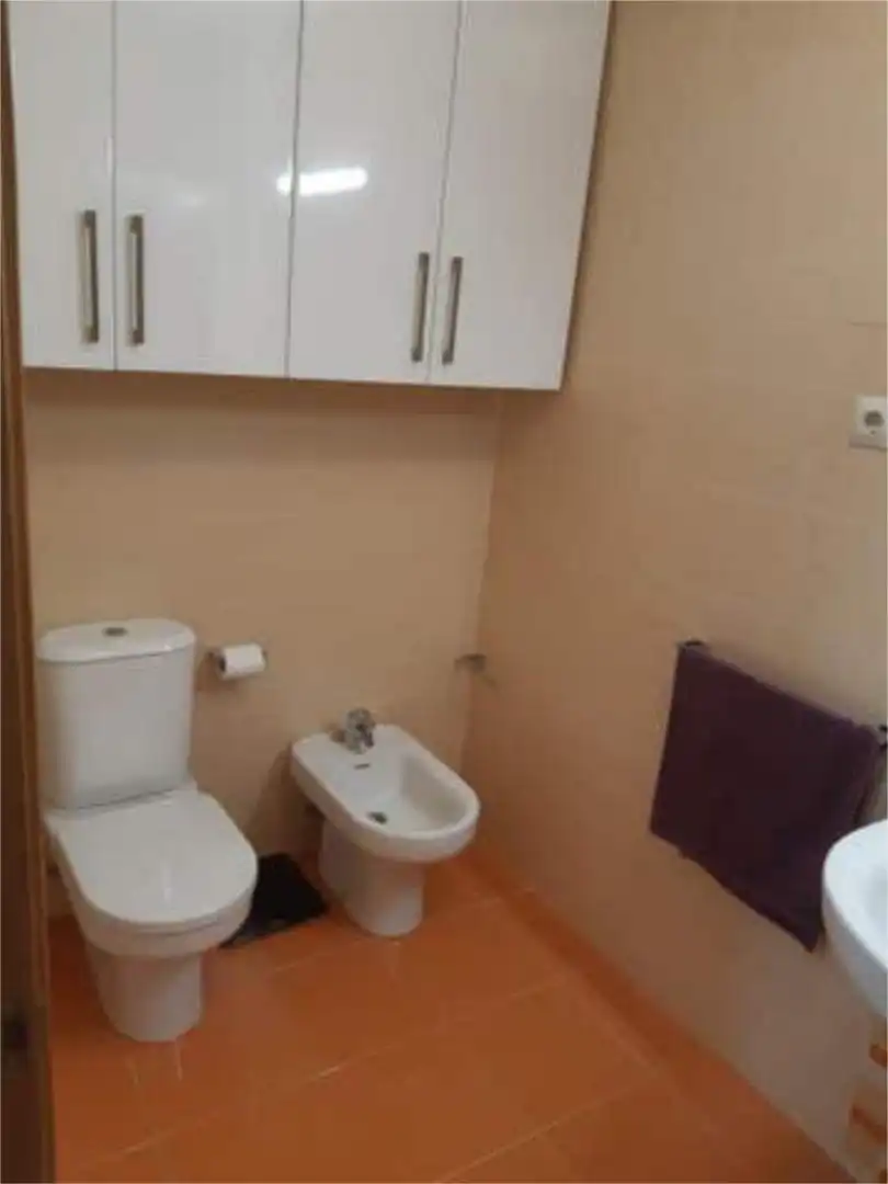 Ático de alquiler en Boiro Baño de Ático de alquiler en Boiro con Calefacción, Terraza y Trastero