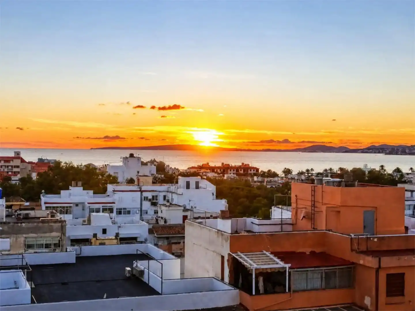 Wohnung zum Verkauf in Platja de Palma Außenansicht von Wohnung zum Verkauf in Palma de Mallorca mit Terrasse und Balkon