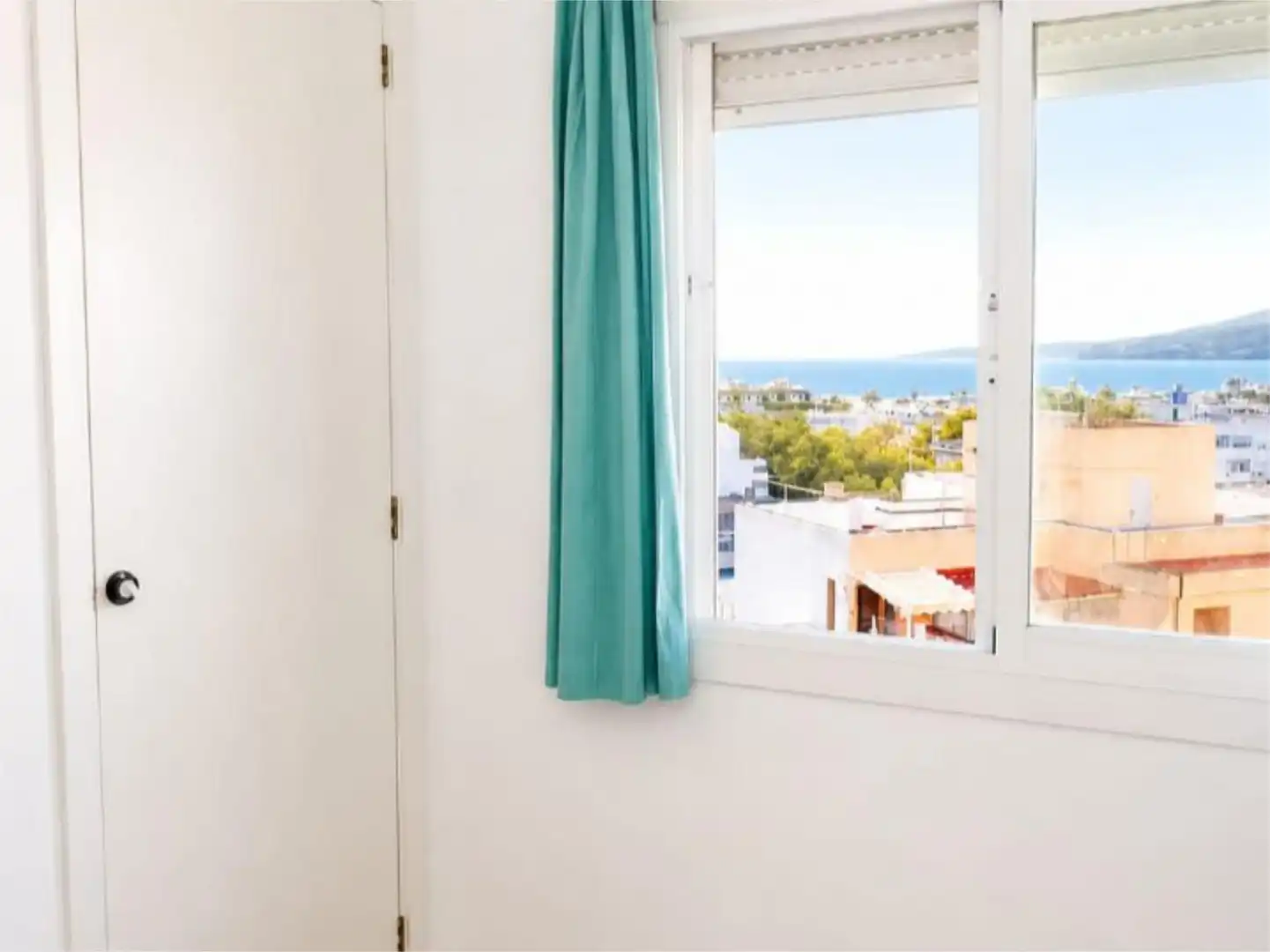 Wohnung zum Verkauf in Platja de Palma Schlafzimmer von Wohnung zum Verkauf in Palma de Mallorca mit Terrasse und Balkon