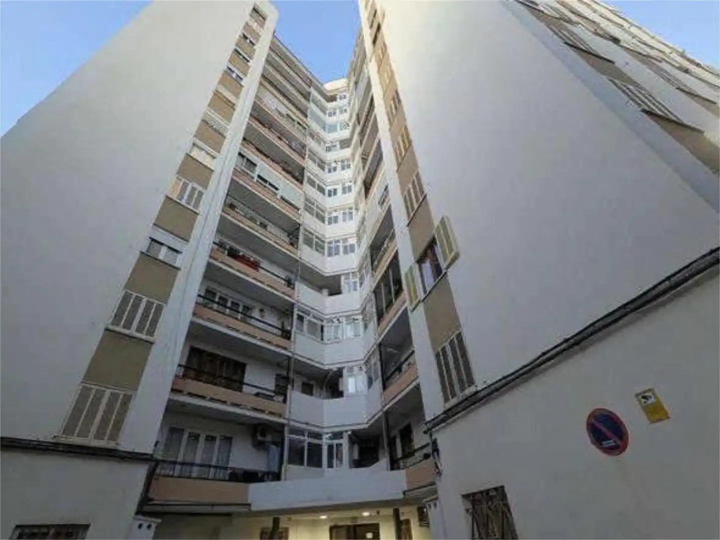 Wohnung zum Verkauf in Platja de Palma Außenansicht von Wohnung zum Verkauf in Palma de Mallorca mit Terrasse und Balkon