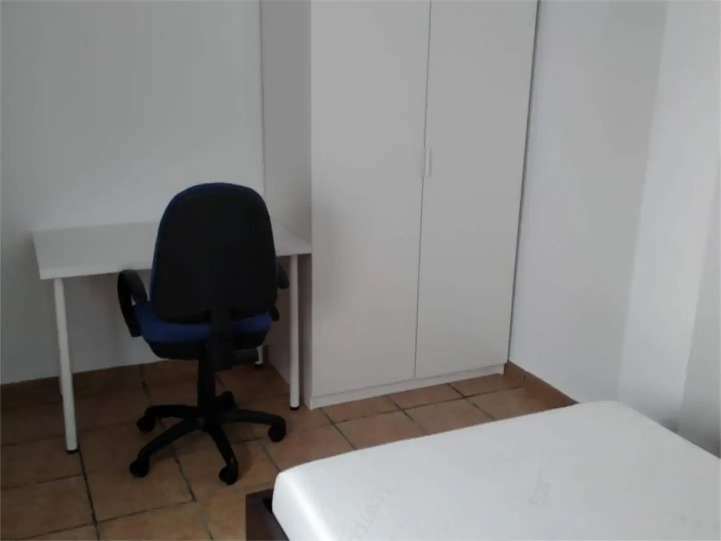 Habitación en Carrer del Professor Enrique Tierno Galván, 12, Zona Cantereria