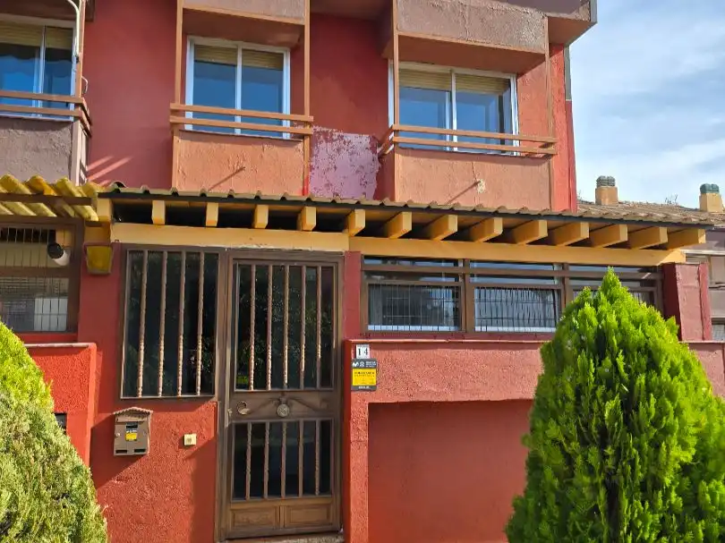 Casa o chalet en venta en Calle Hurtada, 16, Hoyo de Manzanares Vista exterior de Casa o chalet en venta en Hoyo de Manzanares con Piscina