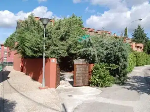Piso en venta en Calle Hurtada, 16, Hoyo de Manzanares Vista exterior de Piso en venta en Hoyo de Manzanares con Calefacción, Jardín privado y Piscina