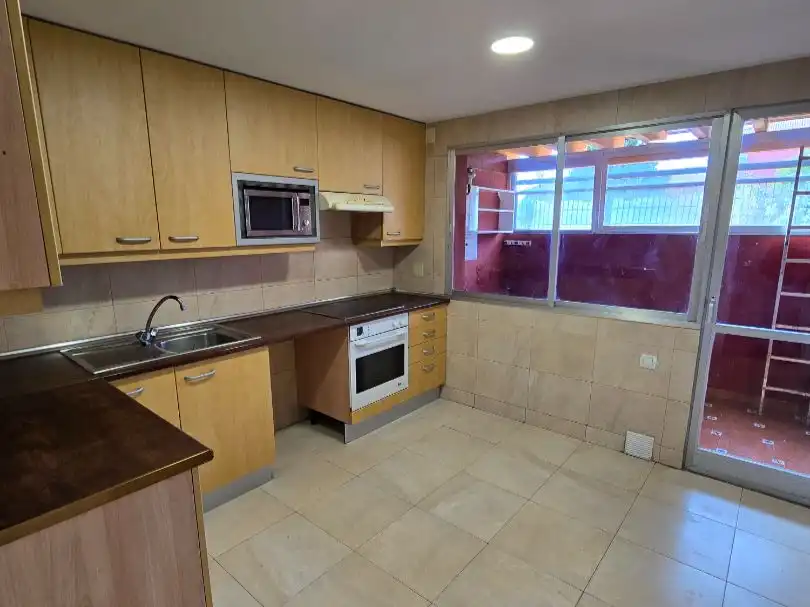 Casa o chalet en venta en Calle Hurtada, 16, Hoyo de Manzanares Cocina de Casa o chalet en venta en Hoyo de Manzanares con Piscina