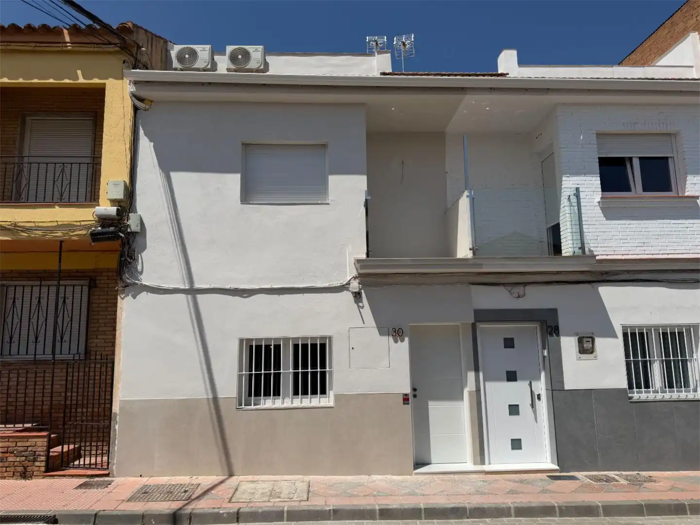 Casa adosada en venta en Calle España, 30, Avda. De los Ogíjares