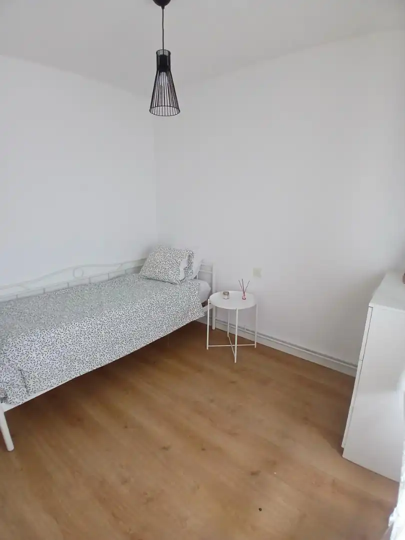 Zimmer in Calle de Aramayona, 2, Rejas