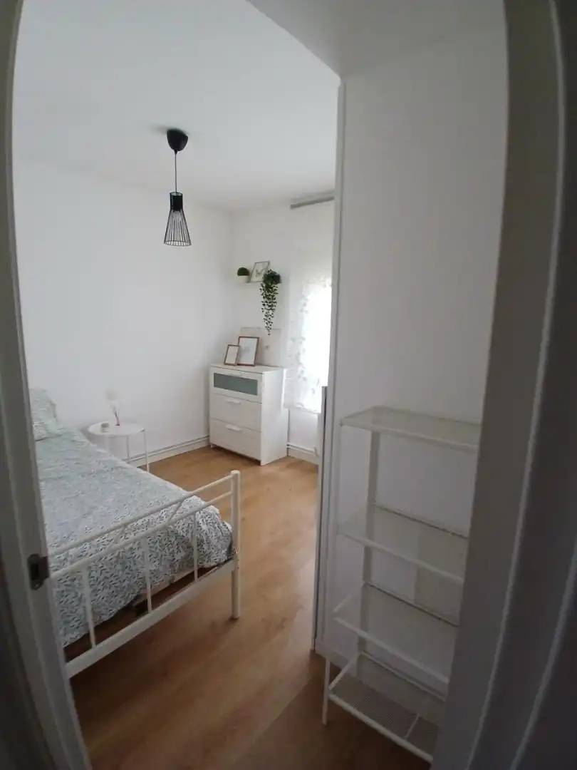 Zimmer in Calle de Aramayona, 2, Rejas