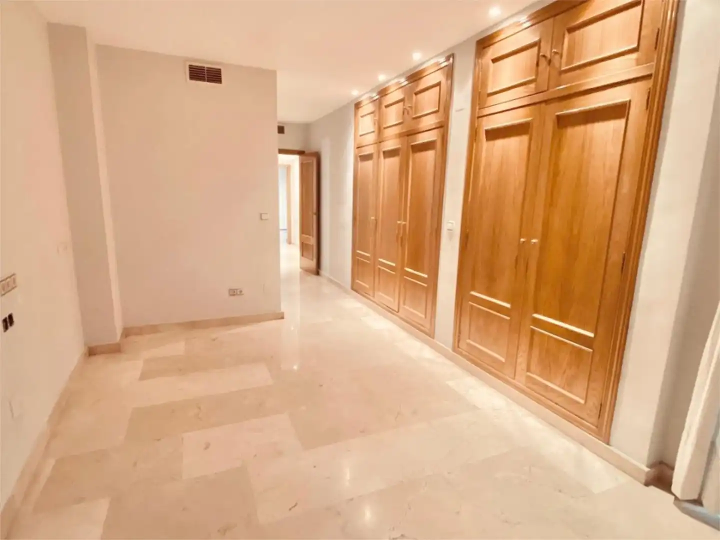 Piso en venta en Plaza Puerta Nueva, 2, San Lorenzo Piso en venta en Plaza Puerta Nueva, 2, San Lorenzo