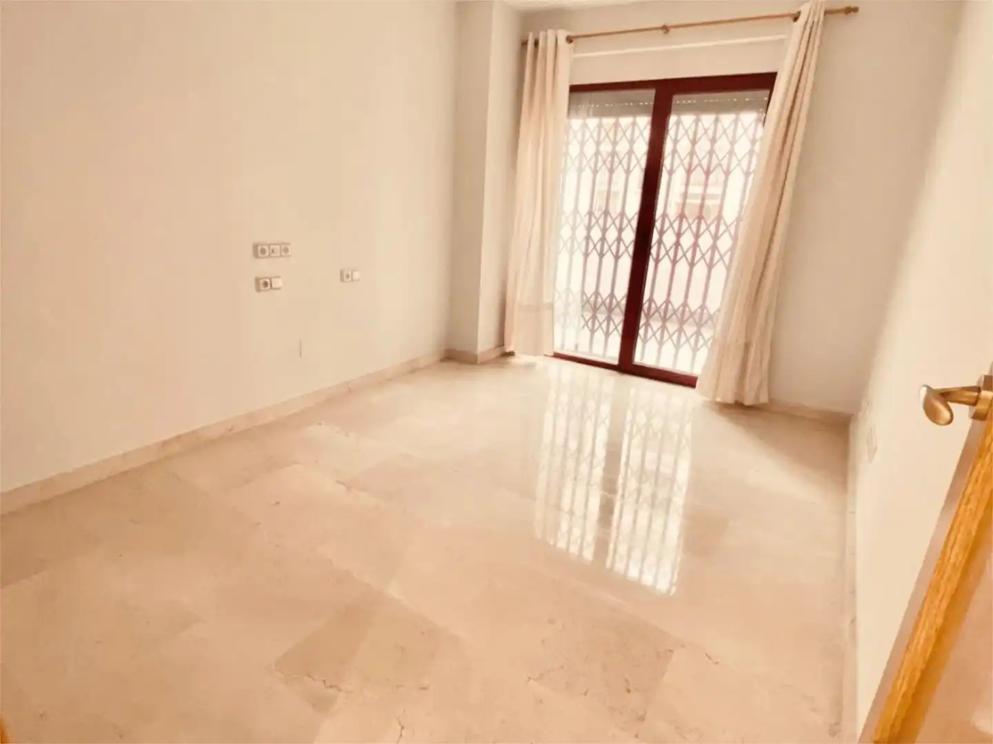 Piso en venta en Plaza Puerta Nueva, 2, San Lorenzo Piso en venta en Plaza Puerta Nueva, 2, San Lorenzo