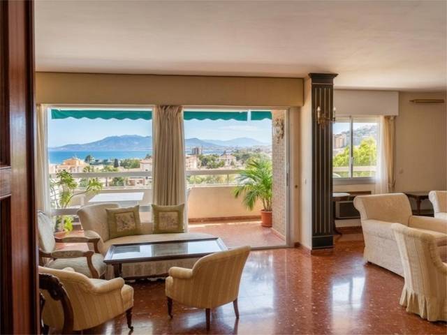 Piso en Venta en Calle Antonio Trueba, 15C en El Palo