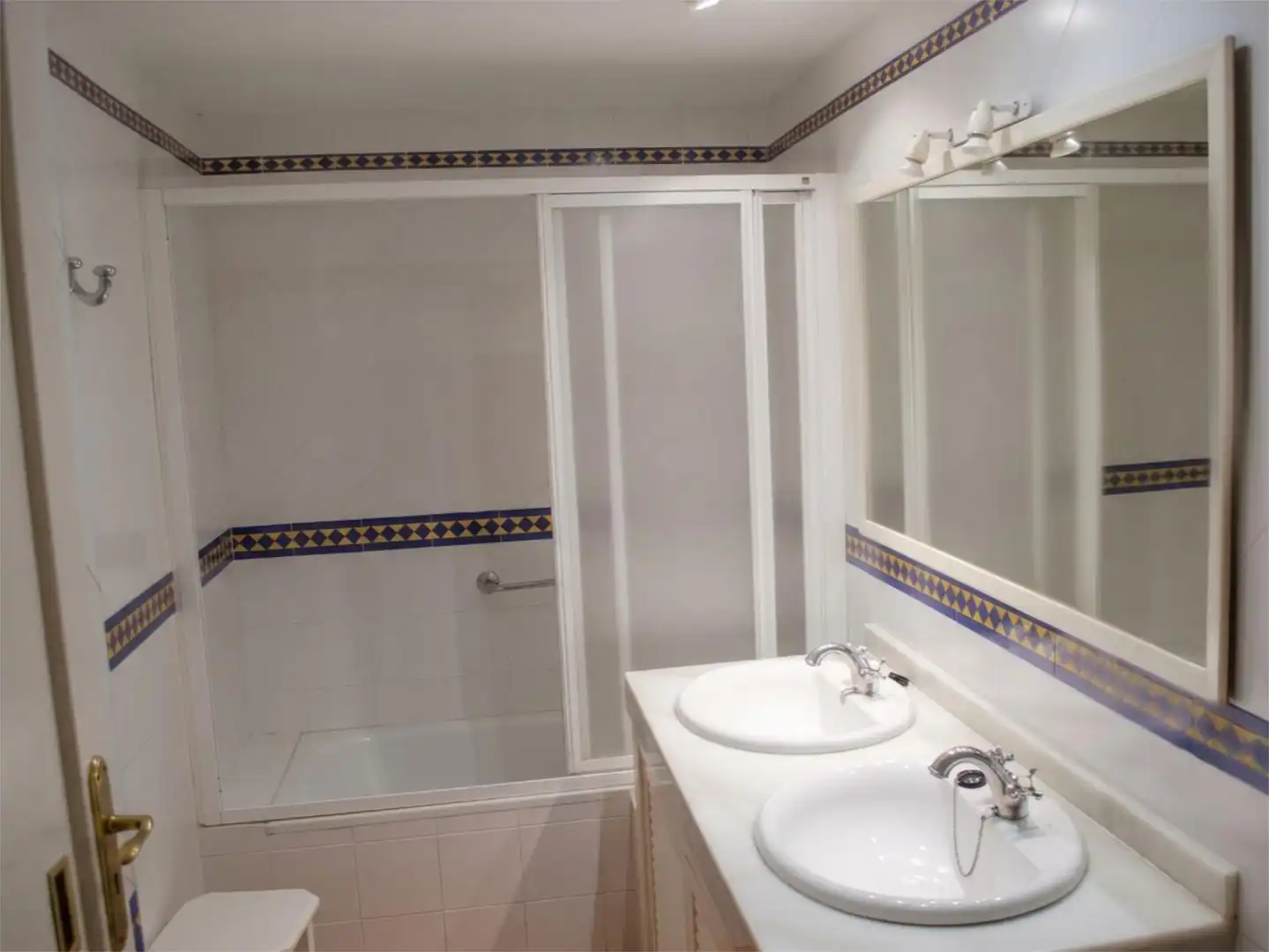 Flat for sale in Calle Antonio Trueba, El Palo Bathroom of Flat for sale in Málaga with Terrace, Storage room and Swimming Pool