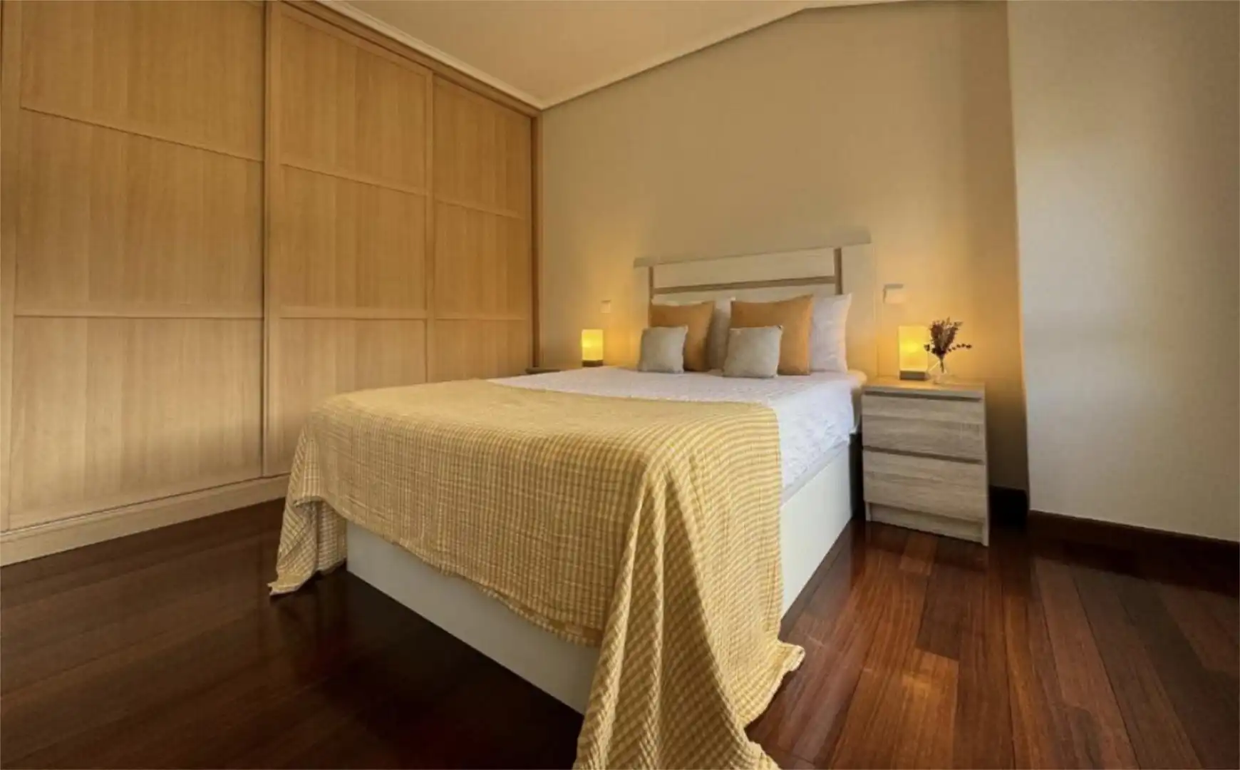 Schlafzimmer von Wohnung zur Miete in El Astillero   mit Klimaanlage, Heizung und Möbliert