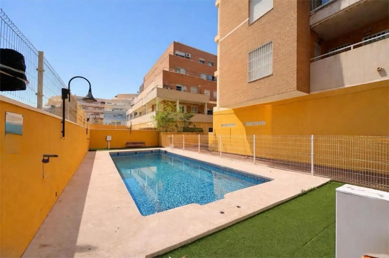 Piscina de Pis en venda en Roquetas de Mar amb Aire condicionat, Calefacció i Parquet