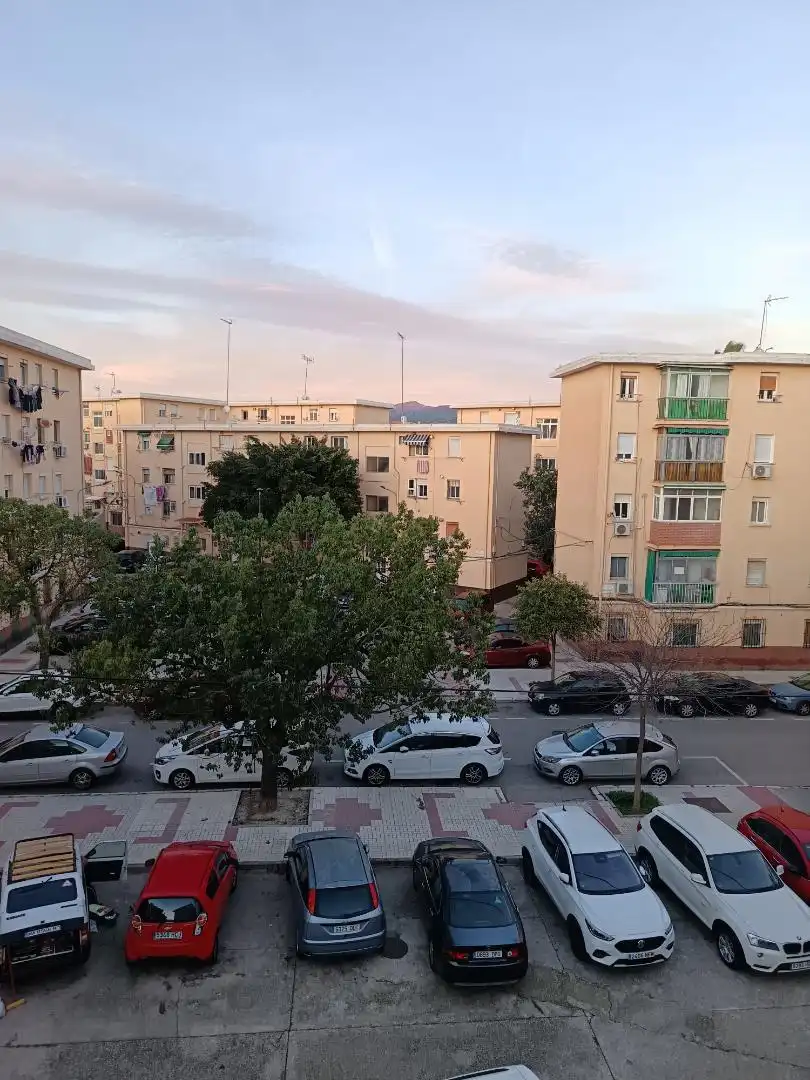 Pis en venda a Plaza Colmenillas, 1, Dos Hermanas - Nuevo San Andrés Vista exterior de Pis en venda en Málaga Capital amb Aire condicionat i Balcó
