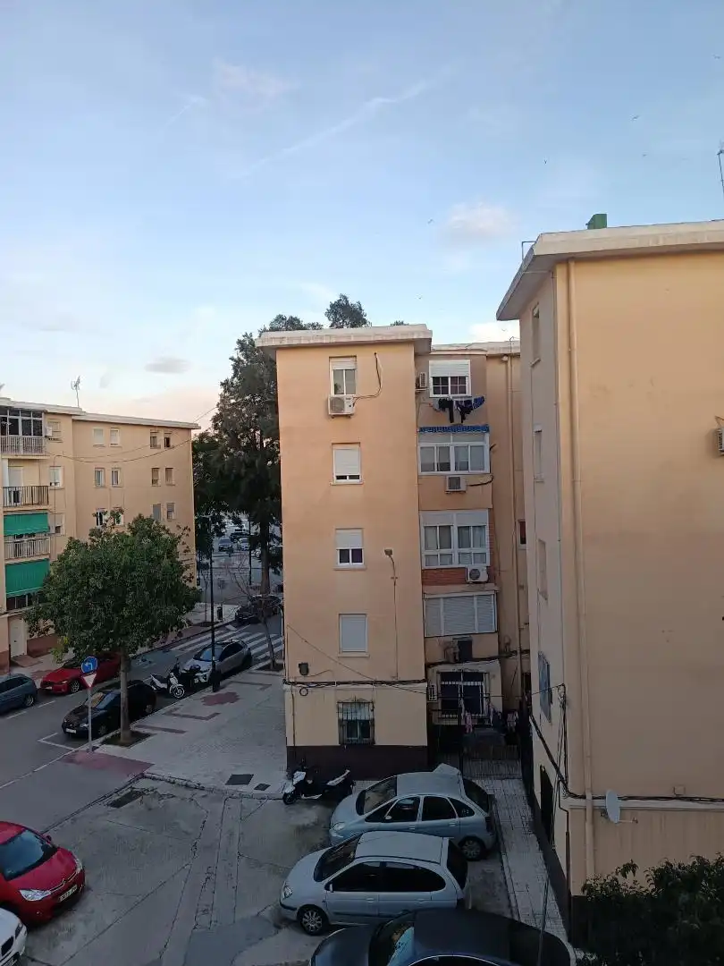 Pis en venda a Plaza Colmenillas, 1, Dos Hermanas - Nuevo San Andrés Vista exterior de Pis en venda en Málaga Capital amb Aire condicionat i Balcó