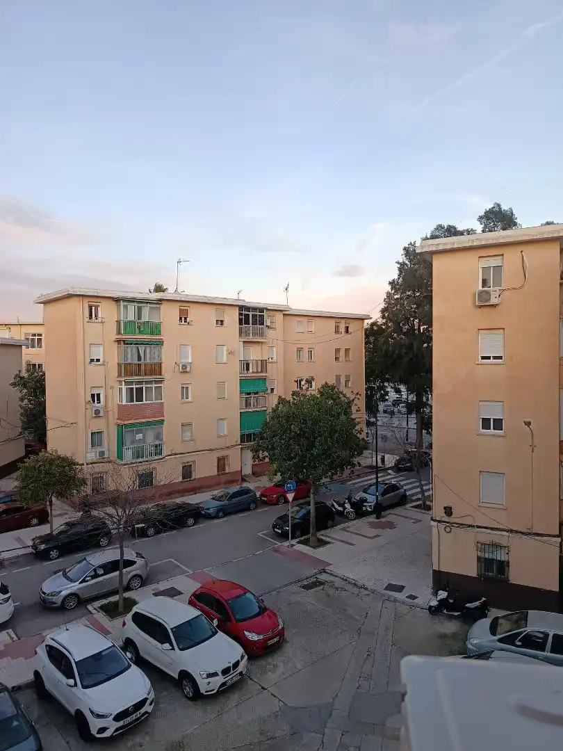 Pis en venda a Plaza Colmenillas, 1, Dos Hermanas - Nuevo San Andrés Vista exterior de Pis en venda en Málaga Capital amb Aire condicionat i Balcó