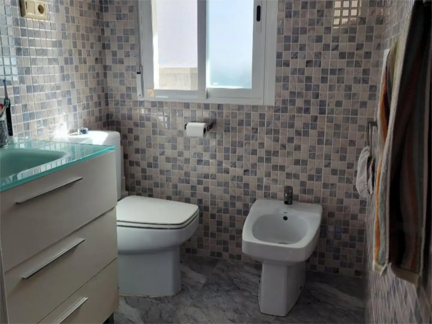 Bany de Casa o xalet en venda en Benicasim / Benicàssim amb Aire condicionat, Terrassa i Piscina