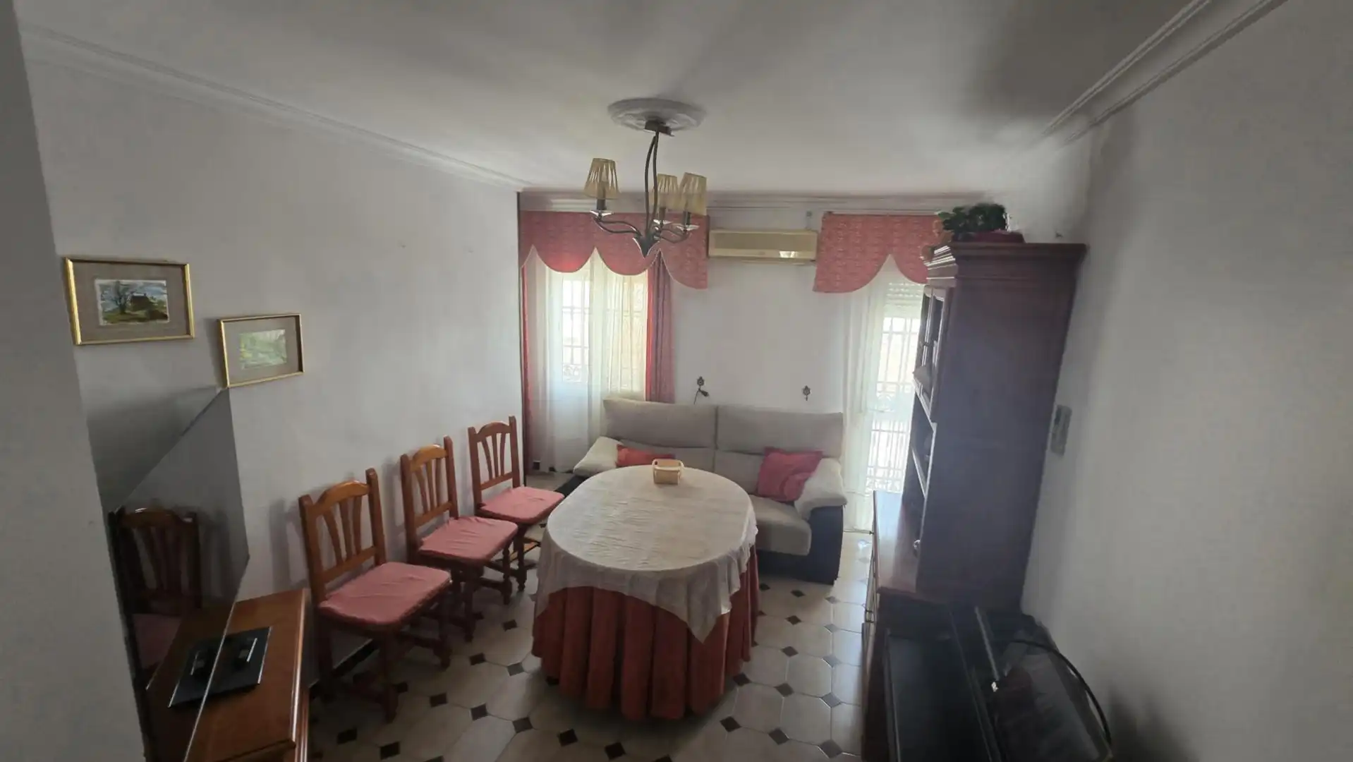 Casa adosada en venta en Calle Alcuceros, 72, Bellavista Comedor de Casa adosada en venta en Sevilla Capital con Aire acondicionado, Terraza y Balcón