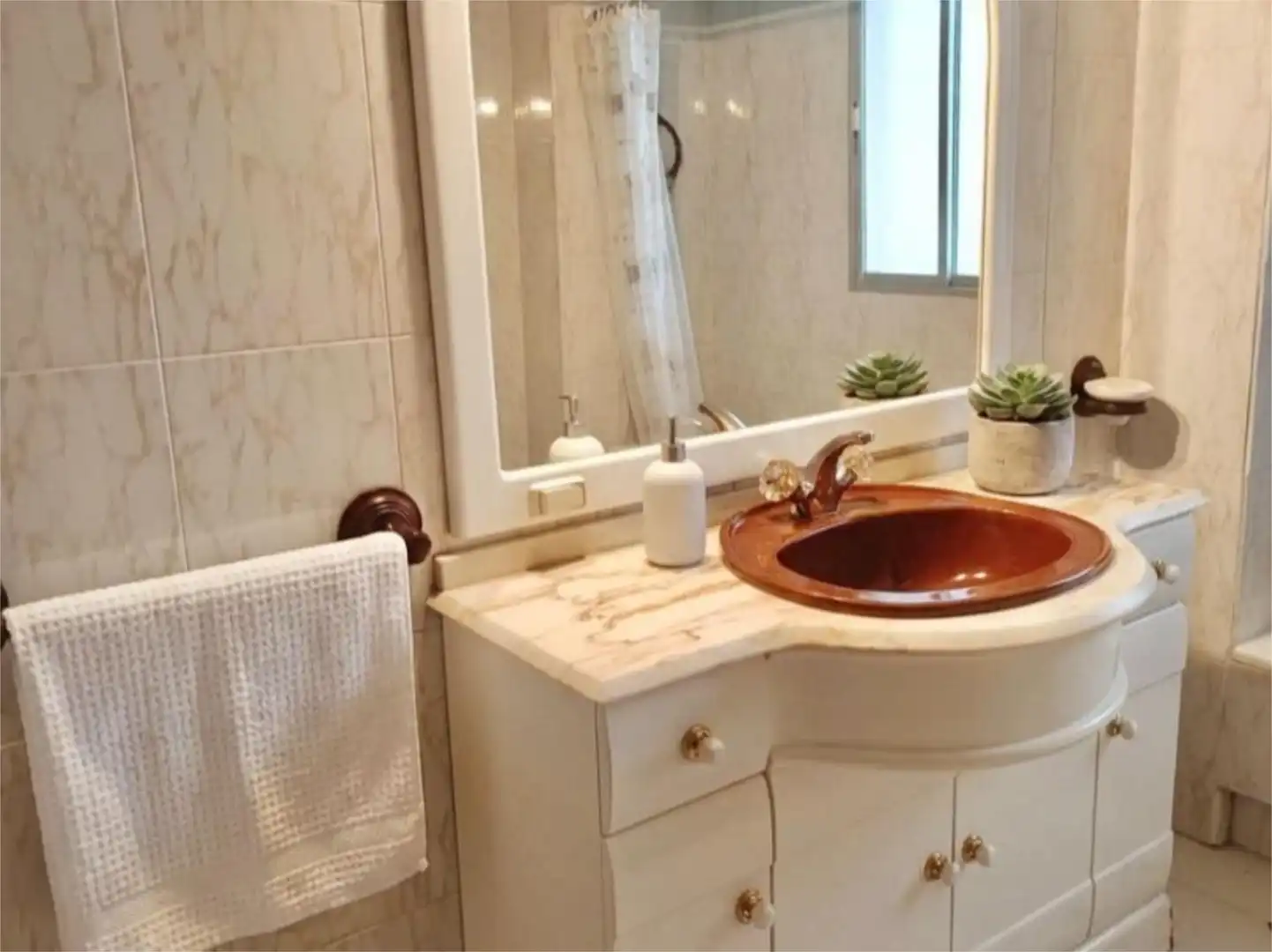 Casa adosada en venta en Calle Jacinto Benavente, 18, Madroñera Baño de Casa adosada en venta en Madroñera con Terraza
