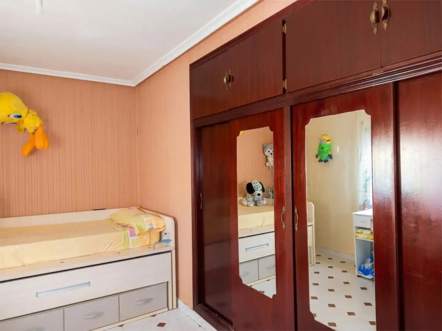 Casa adosada en venta en Calle Jacinto Benavente, 18, Madroñera Habitación de Casa adosada en venta en Madroñera con Terraza