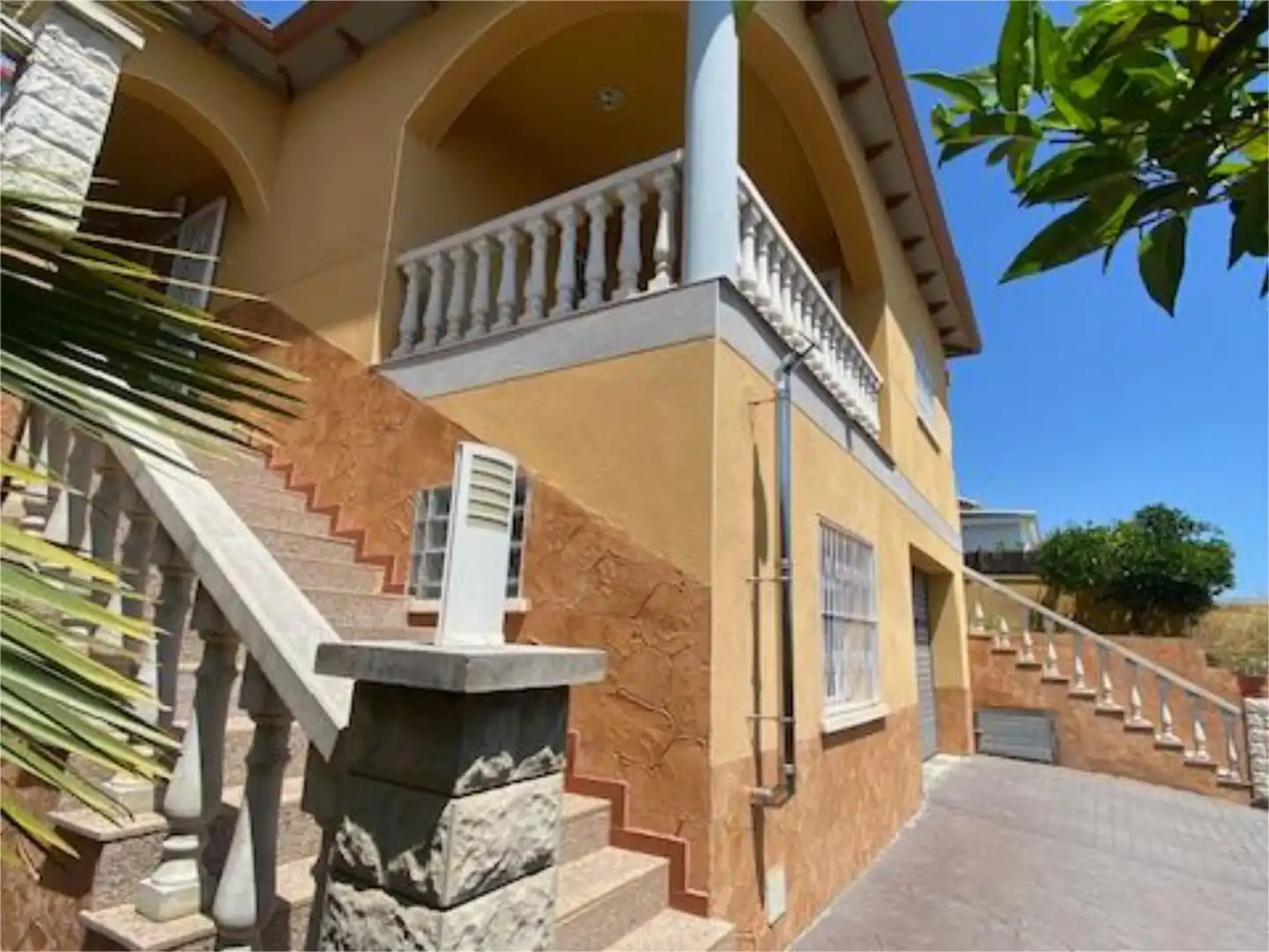 Casa o chalet en venta en Avinguda Stanta Maria de Montserrat, 24, Segur de Calafell Vista exterior de Casa o chalet en venta en Calafell con Balcón