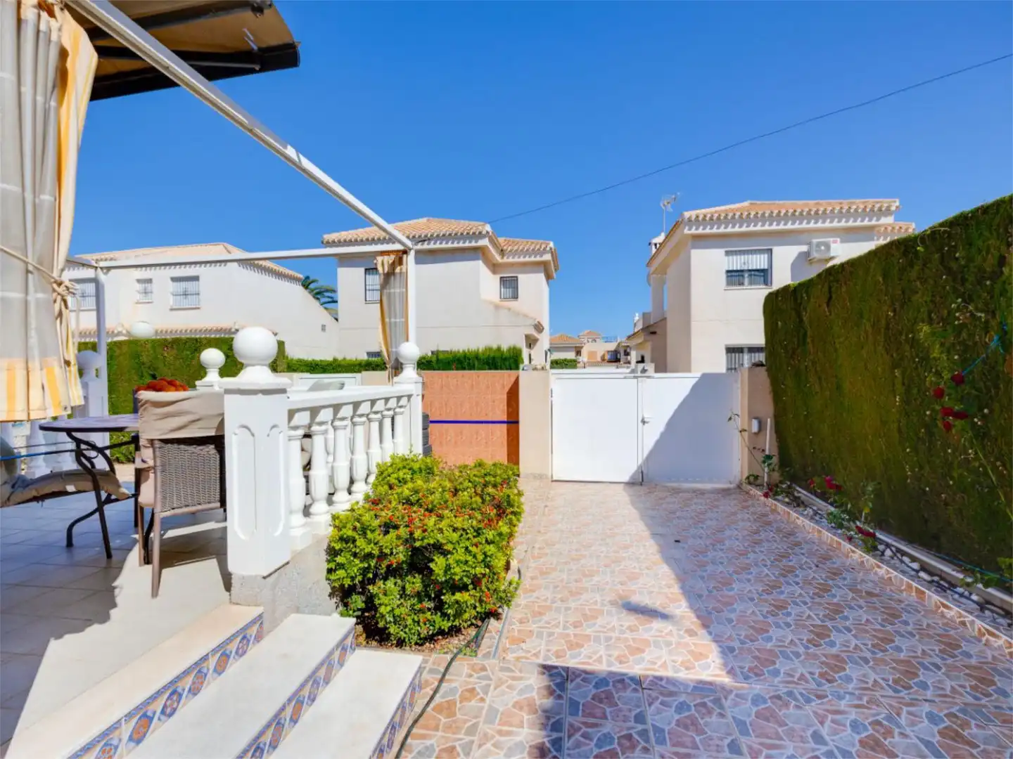 Flat for sale in Calle Nicolás de Bussi, 22, Playa Flamenca Exterior view of Flat for sale in Orihuela with Air Conditioner, Heating and Private garden