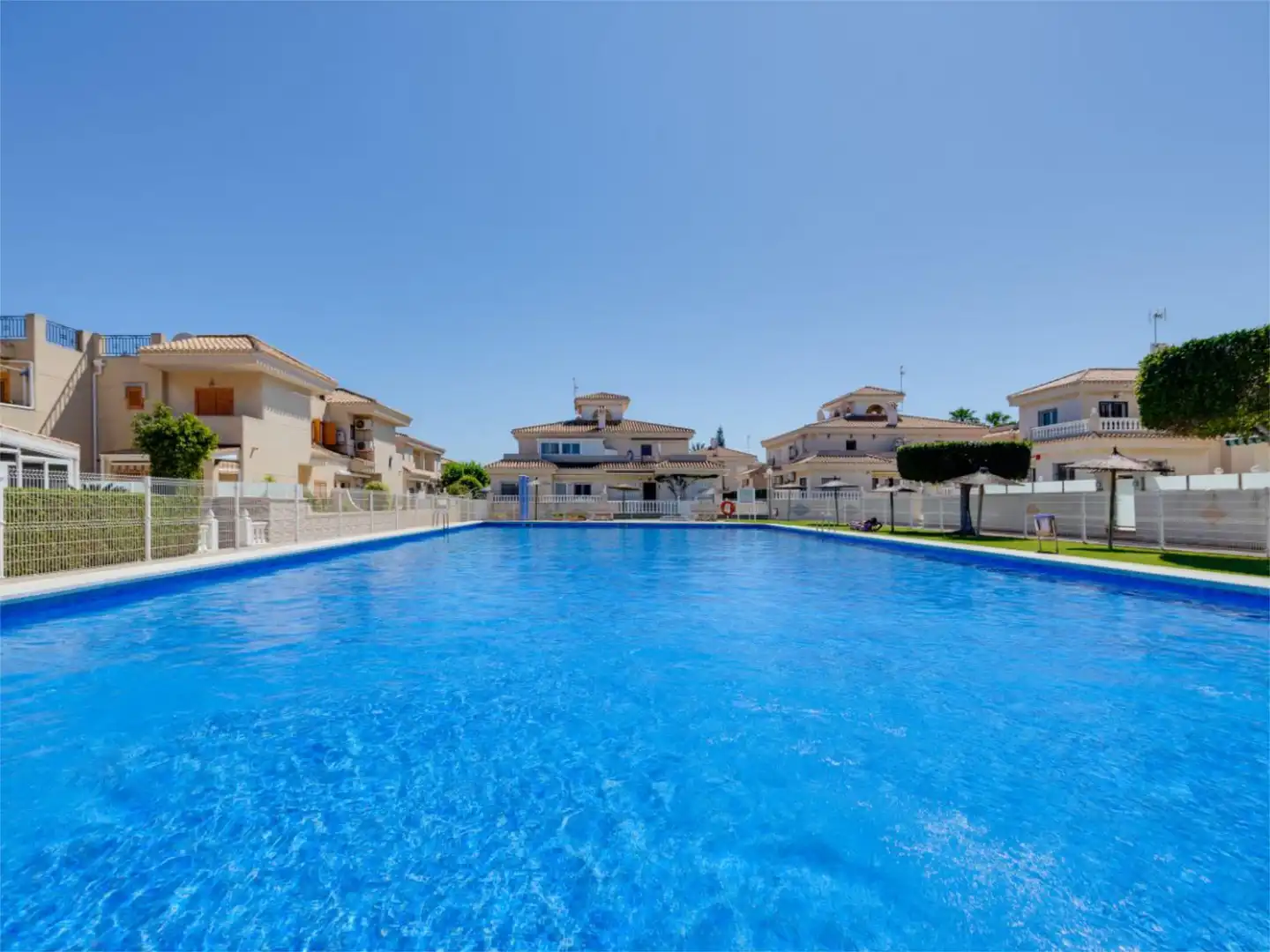 Flat for sale in Calle Nicolás de Bussi, 22, Playa Flamenca Swimming pool of Flat for sale in Orihuela with Air Conditioner, Heating and Private garden