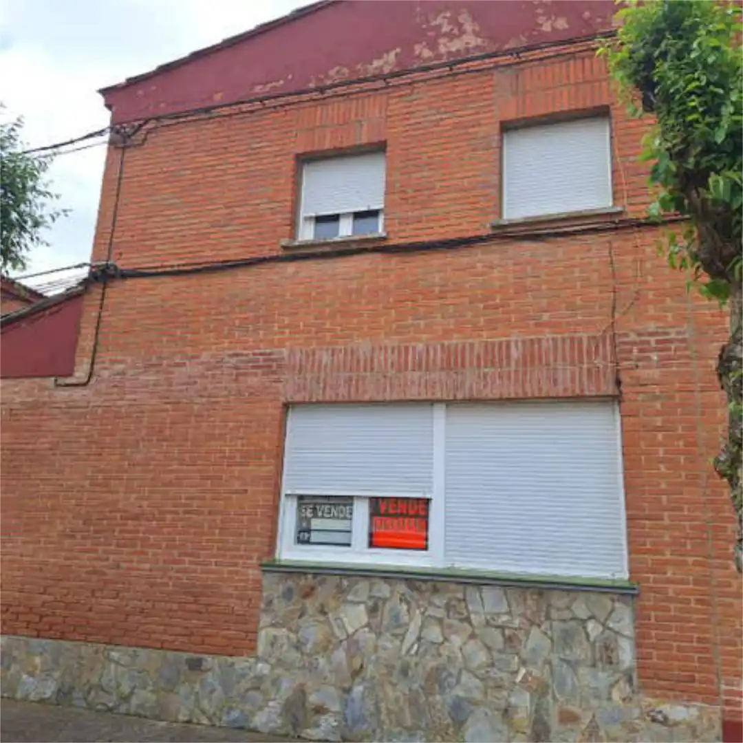 Vista exterior de Casa adosada en venta en Villamayor de Campos con Jardín privado