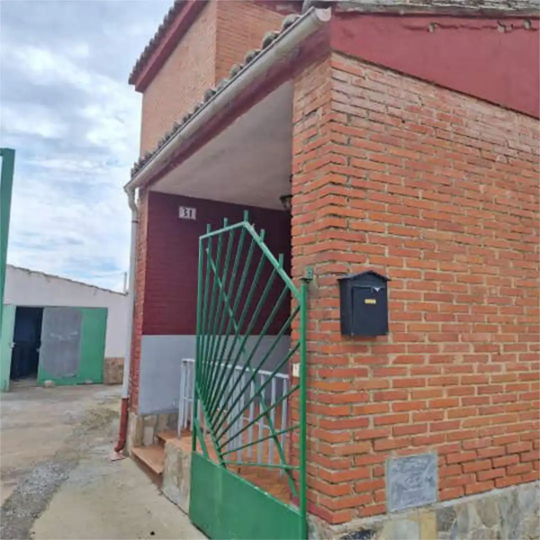 Vista exterior de Casa adosada en venta en Villamayor de Campos con Jardín privado