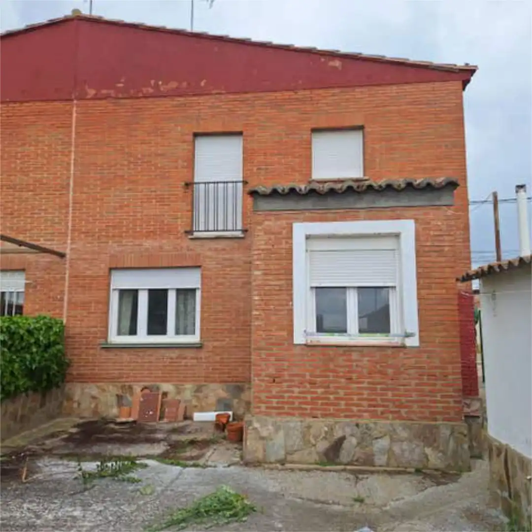 Vista exterior de Casa adosada en venta en Villamayor de Campos con Jardín privado