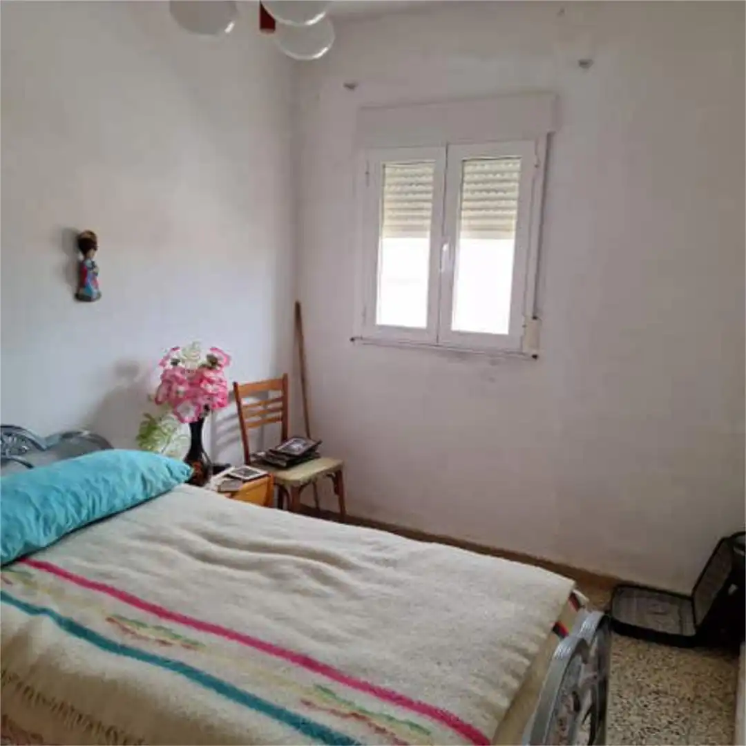 Habitación de Casa adosada en venta en Villamayor de Campos con Jardín privado