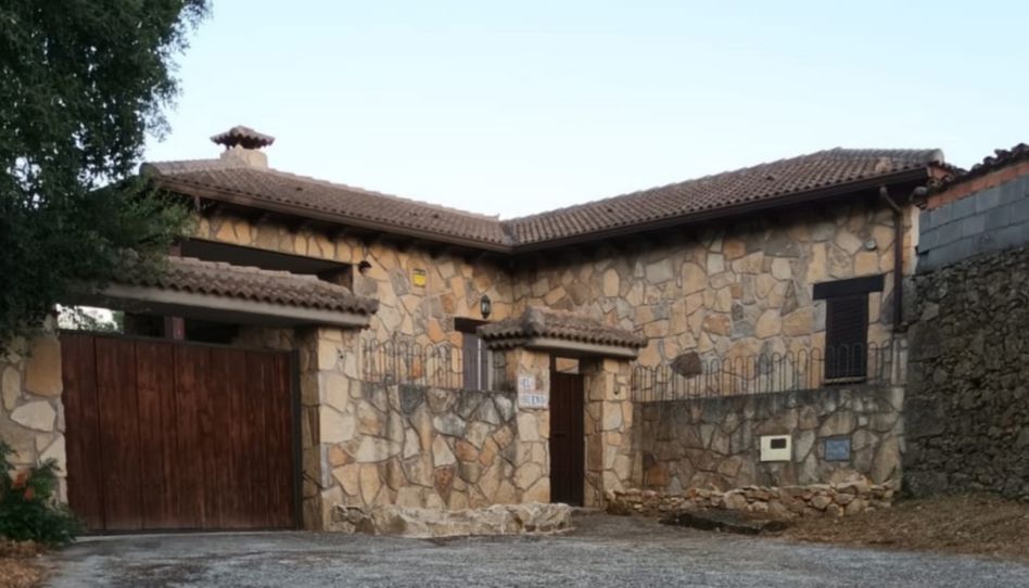 Haus oder Chalet zum Verkauf in Calle Piedralaves, 46, Casavieja, Ávila - Bild 1 Foto 1 von Haus oder Chalet zum Verkauf in Calle Piedralaves, 46, Casavieja, Ávila