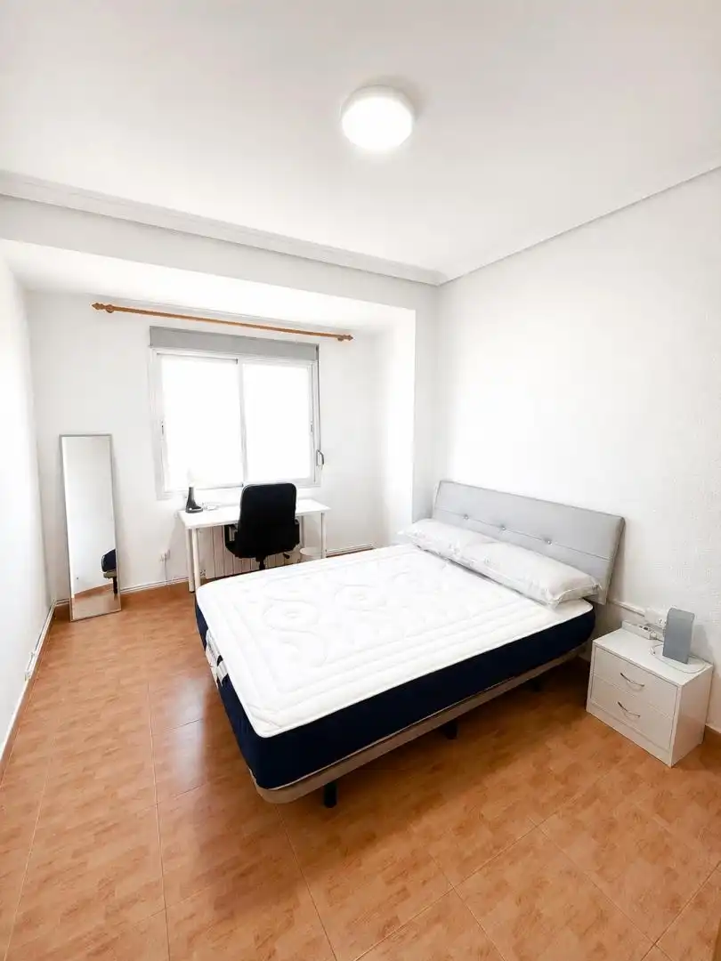 Room in Calle Fernando Poo, San Pedro