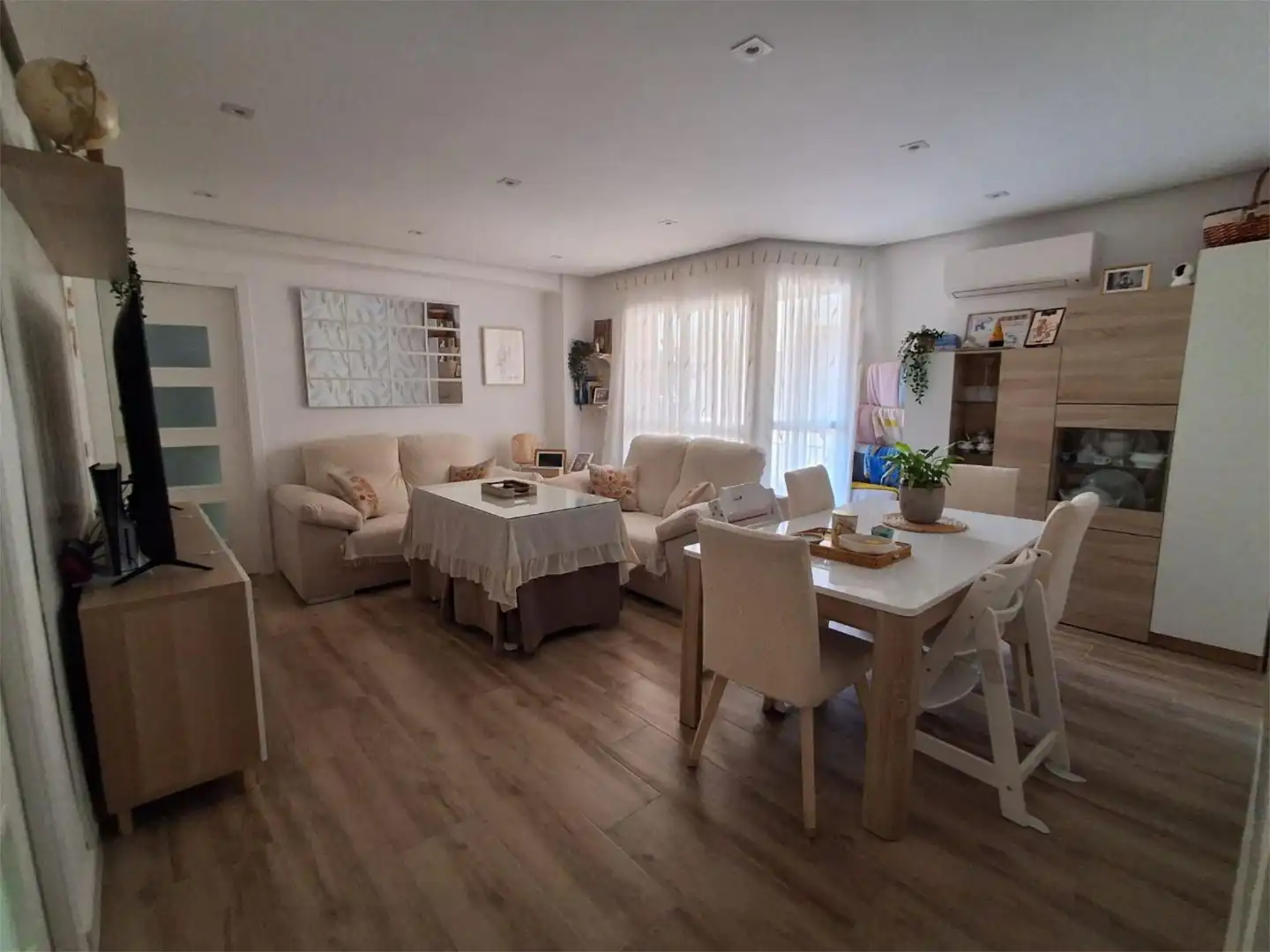 Flat for sale in Calle José María Doblas, 7, Playa del Rincón Living room of Flat for sale in Rincón de la Victoria with Air Conditioner and Balcony
